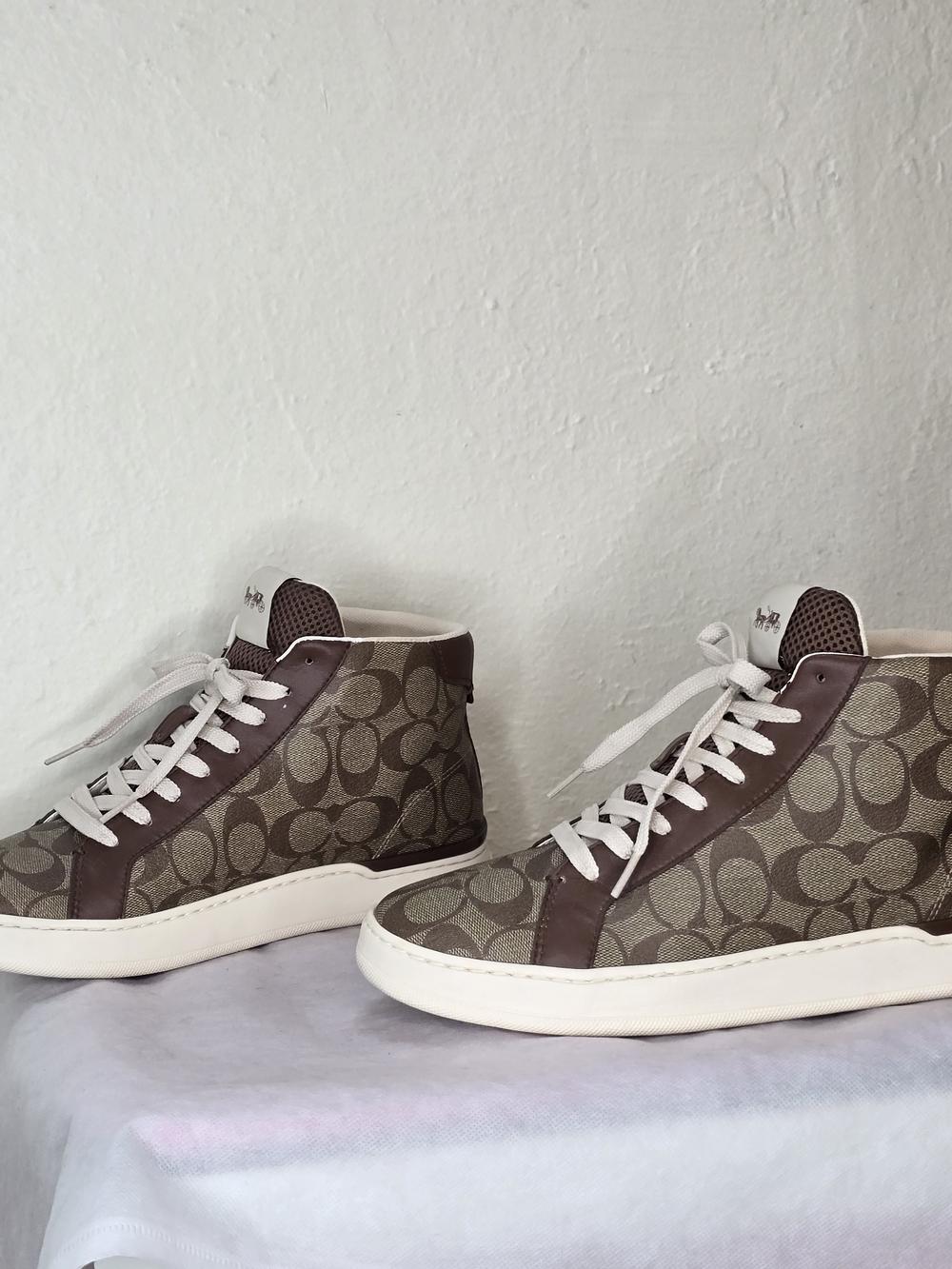 Coach Clip Signature High Top Sneakers Women’s Size 11B Brown Khaki Canvas - Picture 4 of 14